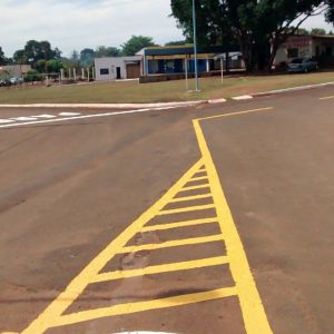 Chaveslândia recebe nova sinalização de trânsito Chaveslândia recebe nova sinalização de trânsito