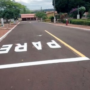 Chaveslândia recebe nova sinalização de trânsito Chaveslândia recebe nova sinalização de trânsito