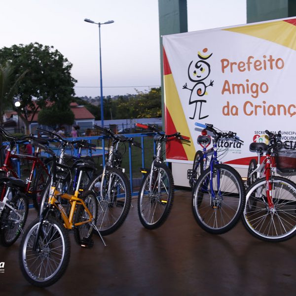 Dia das Criancas e comemorado com grande festa em Santa Vitoria (1)