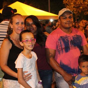 Dia das Criancas e comemorado com grande festa em Santa Vitoria (21)