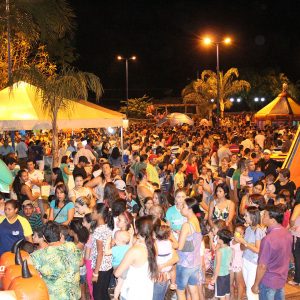 Dia das Criancas e comemorado com grande festa em Santa Vitoria (25)