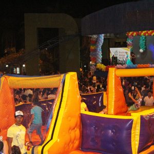 Dia das Criancas e comemorado com grande festa em Santa Vitoria (30)