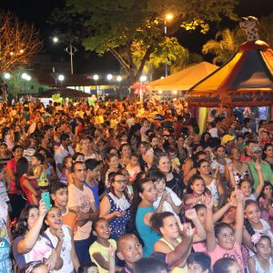 Dia das Criancas e comemorado com grande festa em Santa Vitoria (49)