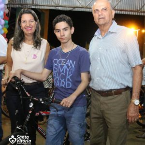 Dia das Criancas e comemorado com grande festa em Santa Vitoria (69)