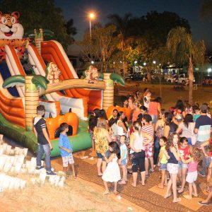 Dia das Criancas e comemorado com grande festa em Santa Vitoria (7)