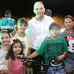 Dia das Criancas e comemorado com grande festa em Santa Vitoria (70)