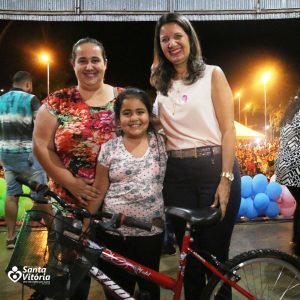 Dia das Criancas e comemorado com grande festa em Santa Vitoria (76)