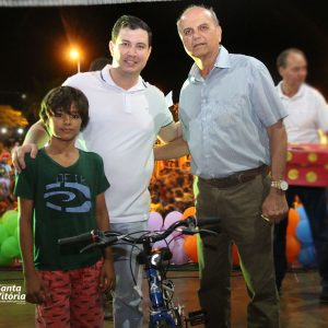 Dia das Criancas e comemorado com grande festa em Santa Vitoria (77)
