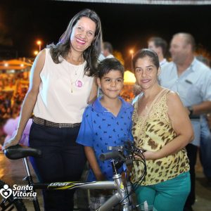 Dia das Criancas e comemorado com grande festa em Santa Vitoria (83)