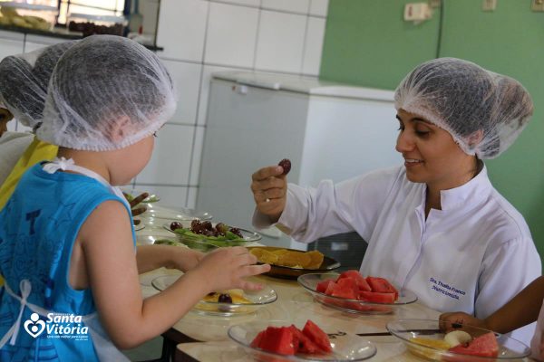 Prefeitura realiza projeto nos CEMEIS promovendo a educação alimentar para crianças (4)