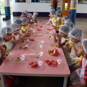 Prefeitura realiza projeto nos CEMEIS promovendo a educação alimentar para crianças