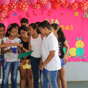 Projeto Aprendendo a Crescer comemora o Dia das Criancas com brincadeiras (11)