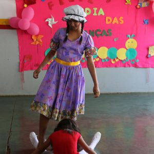 Projeto Aprendendo a Crescer comemora o Dia das Criancas com brincadeiras (12)
