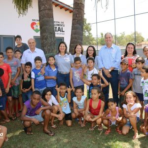 Projeto Aprendendo a Crescer comemora o Dia das Criancas com brincadeiras (2)