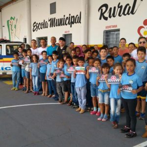 palestra e atividades para criancas marcam o encerramento da Semana Nacional de transito de santa vitoria (16) palestra e atividades para criancas marcam o encerramento da Semana Nacional de transito de santa vitoria (16)