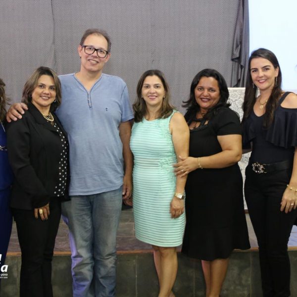 Conferência Municipal de Educação é realizada em Santa Vitória (1) Conferência Municipal de Educação é realizada em Santa Vitória (1)