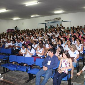 Conferência Municipal de Educação é realizada em Santa Vitória (13) Conferência Municipal de Educação é realizada em Santa Vitória (13)