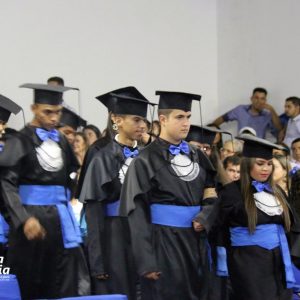 Escola Estadual realiza formatura dos alunos do 3º ano do Ensino Médio (2) Escola Estadual realiza formatura dos alunos do 3º ano do Ensino Médio (2)