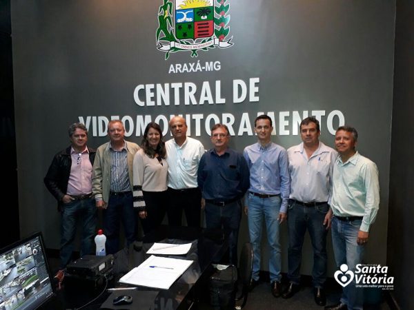 Gestores municipais visitam Central de Videomonitoramento em Araxá (1)