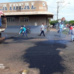 Prefeitura de Santa Vitória realiza nova etapa da operação tapa-buracos Prefeitura de Santa Vitória realiza nova etapa da operação tapa-buracos