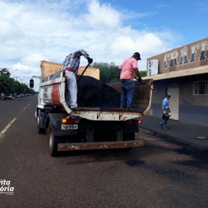 Prefeitura de Santa Vitória realiza nova etapa da operação tapa-buracos Prefeitura de Santa Vitória realiza nova etapa da operação tapa-buracos
