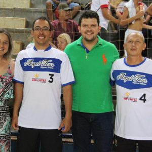 Secretaria de Esportes de Santa Vitória recebe novos uniformes de patrocinadores Secretaria de Esportes de Santa Vitória recebe novos uniformes de patrocinadores