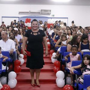 Alunos da Escola Municipal Geraldo Ribeiro recebem diplomas de conclusão da Educação Infantil (10)
