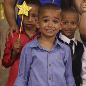 Alunos da Escola Municipal Geraldo Ribeiro recebem diplomas de conclusão da Educação Infantil (24)