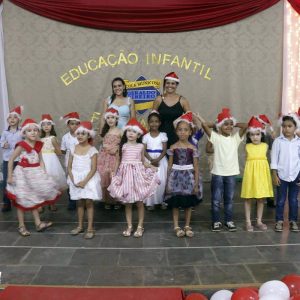 Alunos da Escola Municipal Geraldo Ribeiro recebem diplomas de conclusão da Educação Infantil (37)