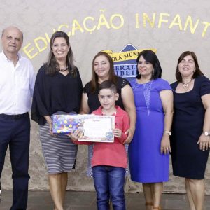 Alunos da Escola Municipal Geraldo Ribeiro recebem diplomas de conclusão da Educação Infantil (45)