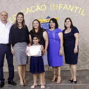 Alunos da Escola Municipal Geraldo Ribeiro recebem diplomas de conclusão da Educação Infantil (47)