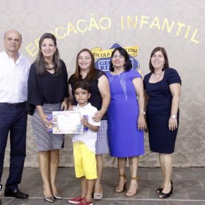 Alunos da Escola Municipal Geraldo Ribeiro recebem diplomas de conclusão da Educação Infantil (48)