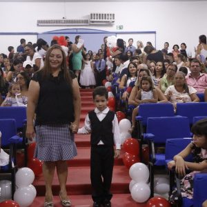 Alunos da Escola Municipal Geraldo Ribeiro recebem diplomas de conclusão da Educação Infantil (5)