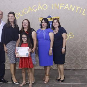 Alunos da Escola Municipal Geraldo Ribeiro recebem diplomas de conclusão da Educação Infantil (50)
