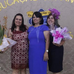 Alunos da Escola Municipal Geraldo Ribeiro recebem diplomas de conclusão da Educação Infantil (69)