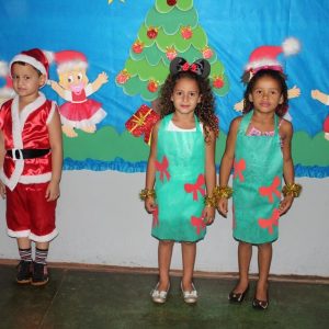 Creche Municipal de Chaveslândia encerra ano letivo com apresentações artísticas sobre o Natal (22) Creche Municipal de Chaveslândia encerra ano letivo com apresentações artísticas sobre o Natal (22)