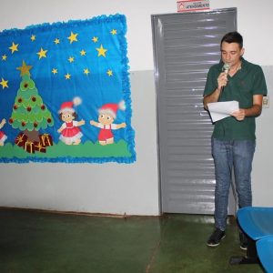 Creche Municipal de Chaveslândia encerra ano letivo com apresentações artísticas sobre o Natal (27) Creche Municipal de Chaveslândia encerra ano letivo com apresentações artísticas sobre o Natal (27)