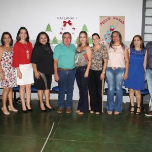 Creche Municipal de Chaveslândia encerra ano letivo com apresentações artísticas sobre o Natal (31) Creche Municipal de Chaveslândia encerra ano letivo com apresentações artísticas sobre o Natal (31)