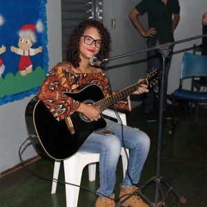 Creche Municipal de Chaveslândia encerra ano letivo com apresentações artísticas sobre o Natal (33) Creche Municipal de Chaveslândia encerra ano letivo com apresentações artísticas sobre o Natal (33)