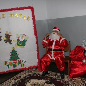 Creche Municipal de Chaveslândia encerra ano letivo com apresentações artísticas sobre o Natal (38) Creche Municipal de Chaveslândia encerra ano letivo com apresentações artísticas sobre o Natal (38)