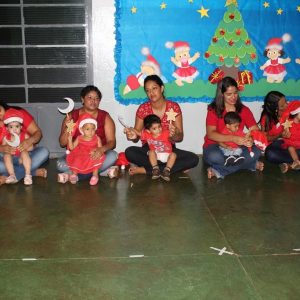 Creche Municipal de Chaveslândia encerra ano letivo com apresentações artísticas sobre o Natal (39) Creche Municipal de Chaveslândia encerra ano letivo com apresentações artísticas sobre o Natal (39)