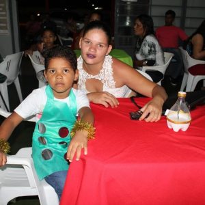 Creche Municipal de Chaveslândia encerra ano letivo com apresentações artísticas sobre o Natal (5) Creche Municipal de Chaveslândia encerra ano letivo com apresentações artísticas sobre o Natal (5)