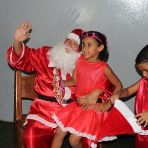 Creche Municipal de Chaveslândia encerra ano letivo com apresentações artísticas sobre o Natal (68) Creche Municipal de Chaveslândia encerra ano letivo com apresentações artísticas sobre o Natal (68)