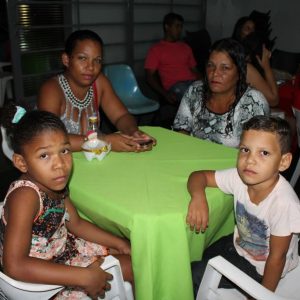 Creche Municipal de Chaveslândia encerra ano letivo com apresentações artísticas sobre o Natal (8) Creche Municipal de Chaveslândia encerra ano letivo com apresentações artísticas sobre o Natal (8)