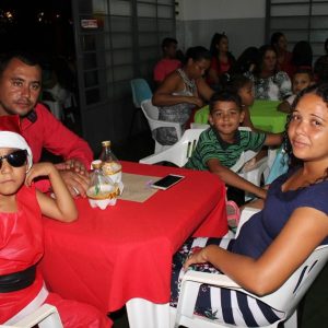 Creche Municipal de Chaveslândia encerra ano letivo com apresentações artísticas sobre o Natal (9) Creche Municipal de Chaveslândia encerra ano letivo com apresentações artísticas sobre o Natal (9)