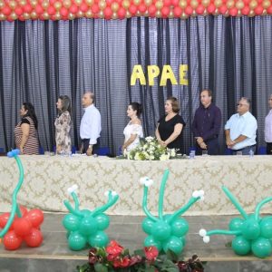 Em noite de emoção e alegria, APAE promove solenidade de formatura da Educação de Jovens e Adultos (21) Em noite de emoção e alegria, APAE promove solenidade de formatura da Educação de Jovens e Adultos (21)