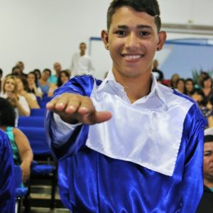 Em noite de emoção e alegria, APAE promove solenidade de formatura da Educação de Jovens e Adultos (26) Em noite de emoção e alegria, APAE promove solenidade de formatura da Educação de Jovens e Adultos (26)