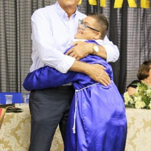 Em noite de emoção e alegria, APAE promove solenidade de formatura da Educação de Jovens e Adultos (29) Em noite de emoção e alegria, APAE promove solenidade de formatura da Educação de Jovens e Adultos (29)