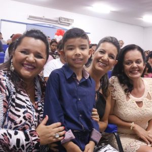 Emoção e alegria marcam solenidade de formatura da Educação Infantil da Escola Municipal Tancredo Neves (24) Emoção e alegria marcam solenidade de formatura da Educação Infantil da Escola Municipal Tancredo Neves (24)