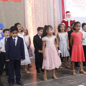 Emoção e alegria marcam solenidade de formatura da Educação Infantil da Escola Municipal Tancredo Neves (25) Emoção e alegria marcam solenidade de formatura da Educação Infantil da Escola Municipal Tancredo Neves (25)